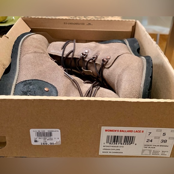 The North Face Women's Ballard Lace II Boots - Desert Palm/Brown - Picture 6 of 7